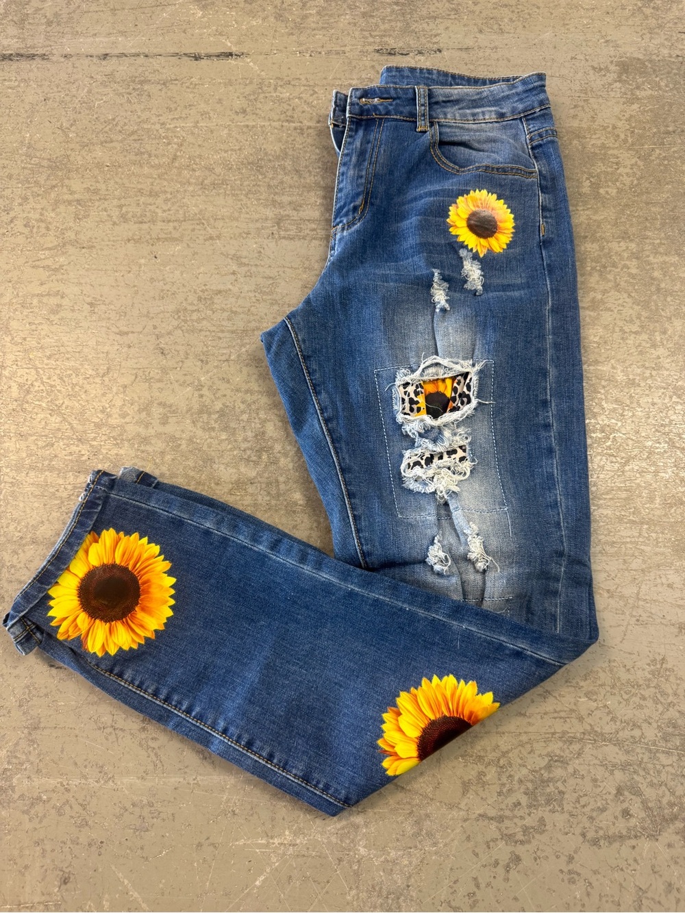 High-Rise Denim Pants Classic Sunflower Graphics Destroyed Boyfriend Jeans
